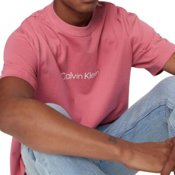 Calvin Klein Men's Relaxed Fit Standard Logo Crewneck Graphic T-Shirt - Picture 4 of 5